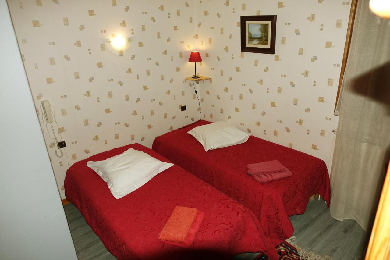 Le Relais Des Vaudois Freissinieres Bagian luar foto